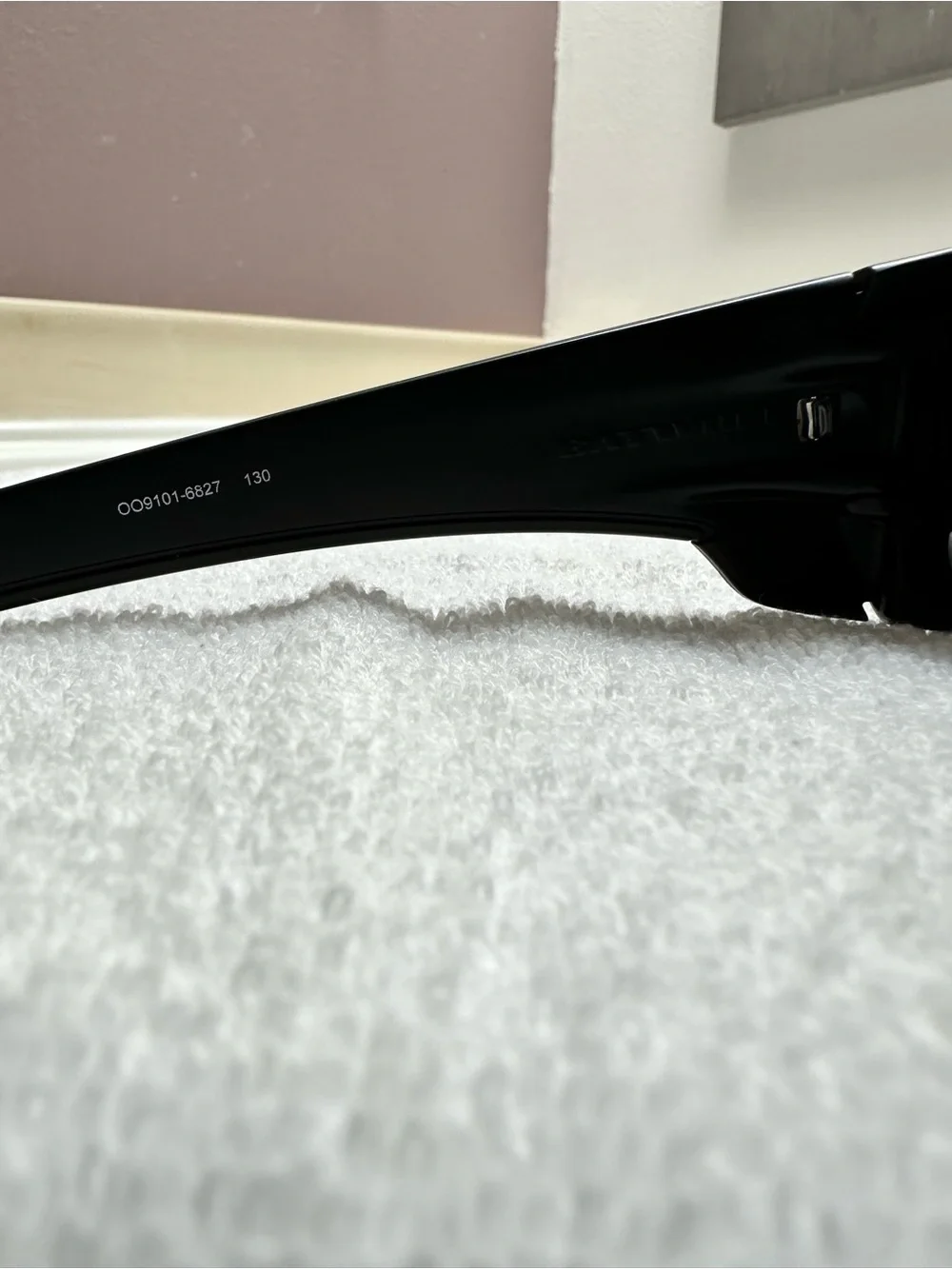 Oakley Batwolf Sunglasses with Graphic Pouch